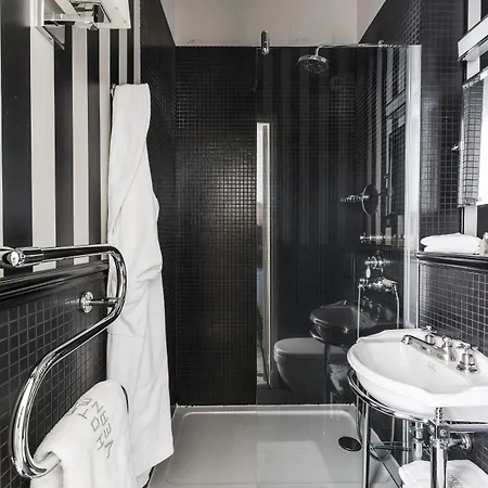 Verneuil Saint Germain Hotel