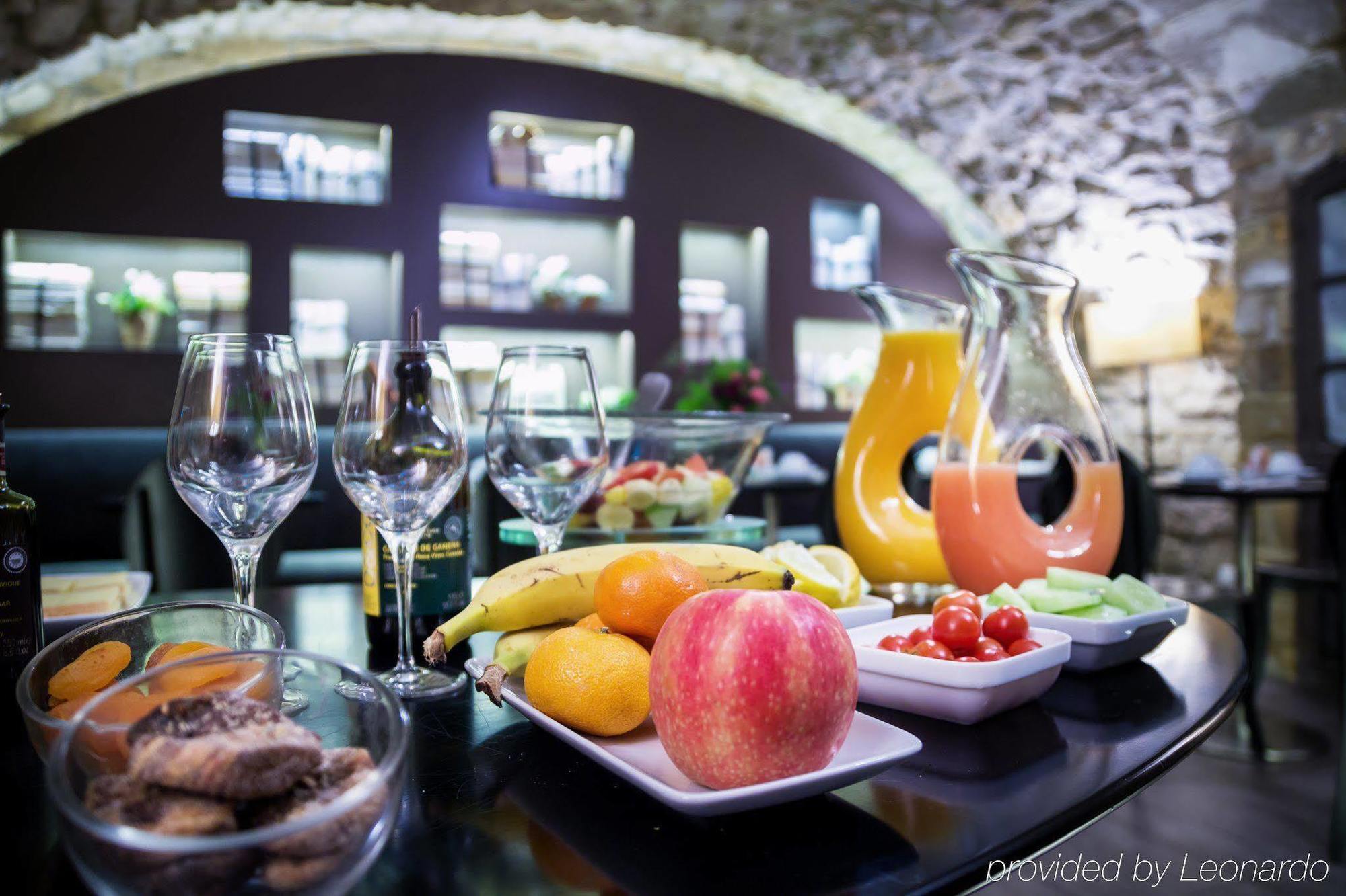 Verneuil Saint Germain Hotel