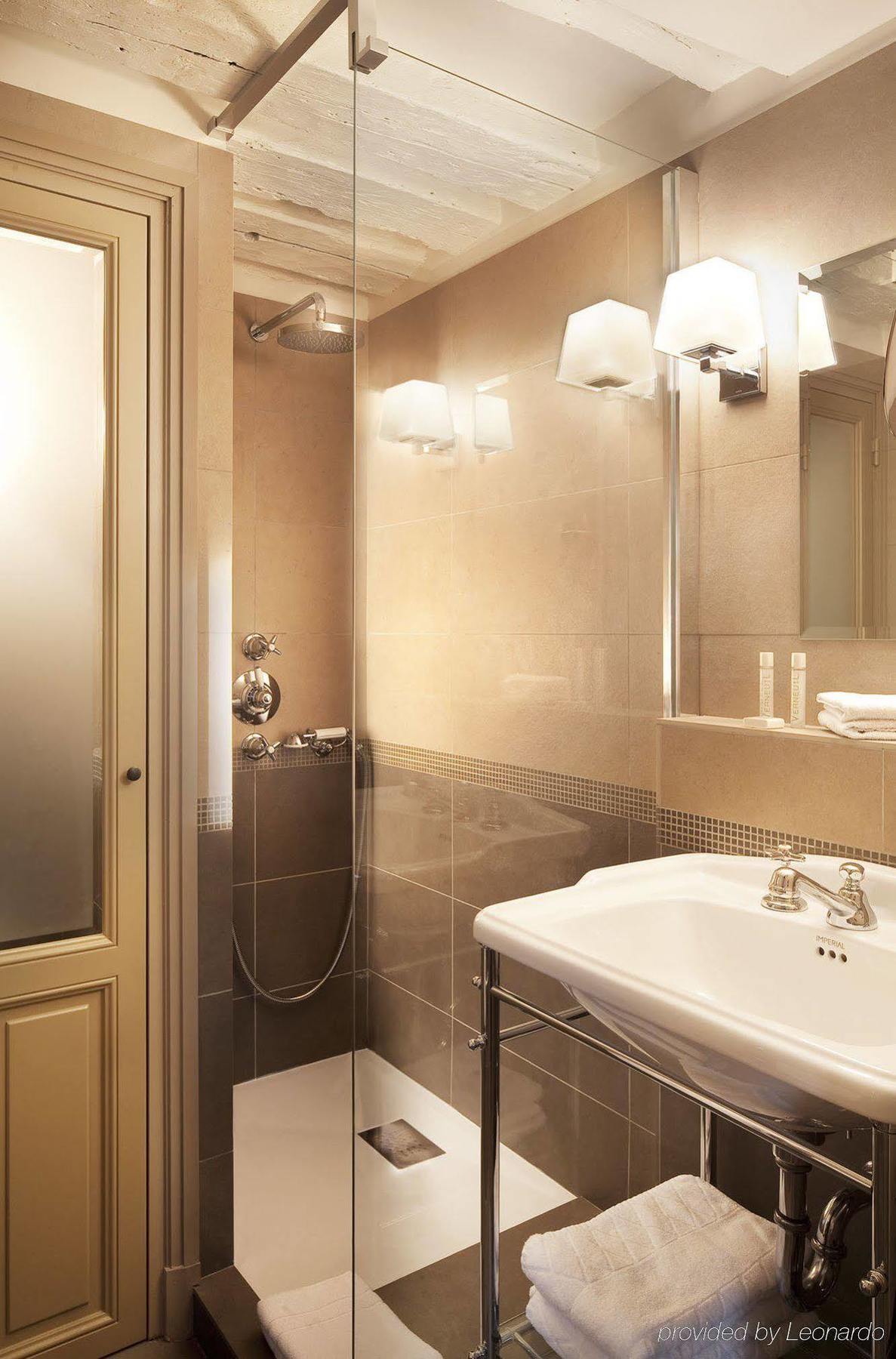 Verneuil Saint Germain 4*